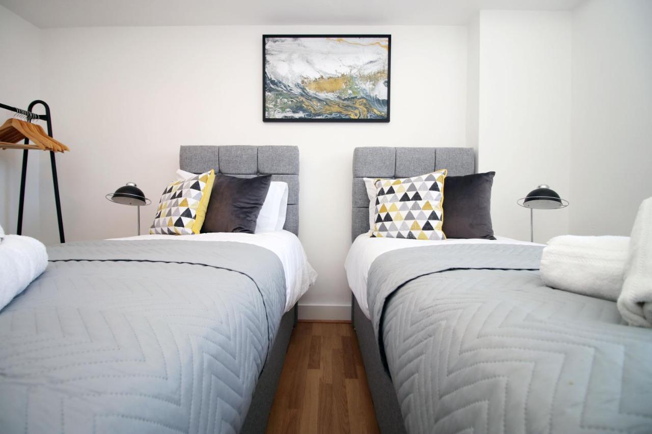 St Thomas Loft Views By Ssw - 2Br, Parking, Sleeps 4, Easy Access To City Centre, Marina, Beach And M4 Swansea Exteriör bild
