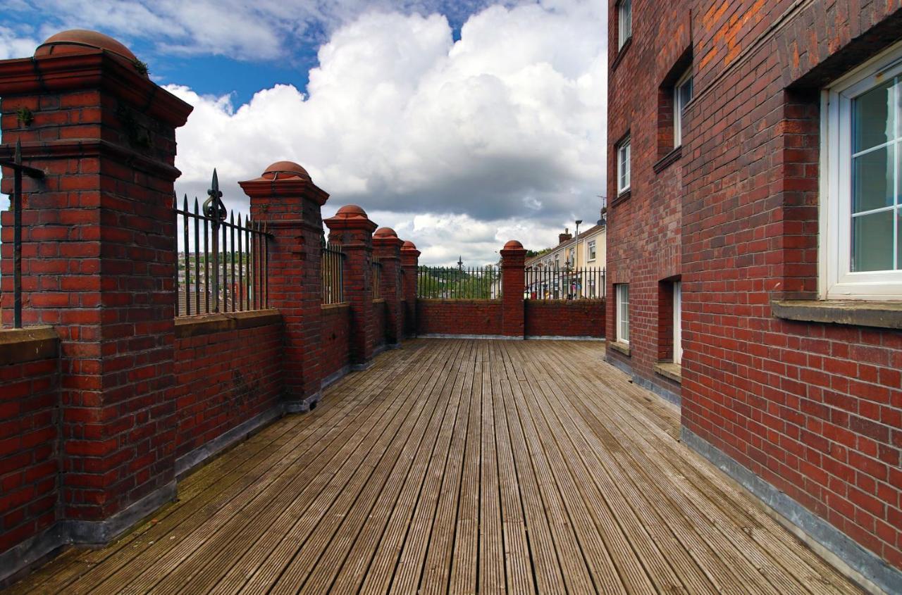 St Thomas Loft Views By Ssw - 2Br, Parking, Sleeps 4, Easy Access To City Centre, Marina, Beach And M4 Swansea Exteriör bild
