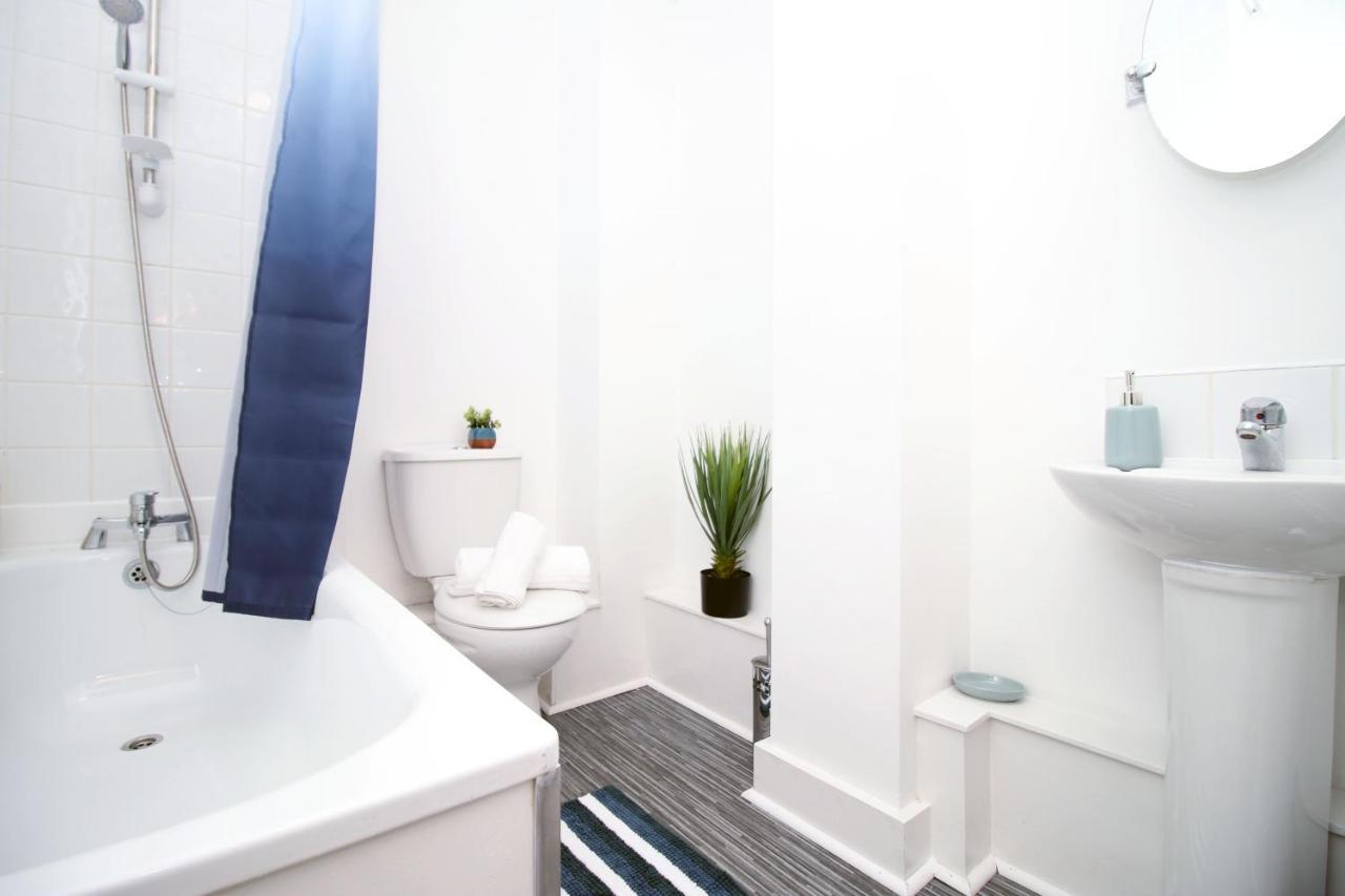 St Thomas Loft Views By Ssw - 2Br, Parking, Sleeps 4, Easy Access To City Centre, Marina, Beach And M4 Swansea Exteriör bild