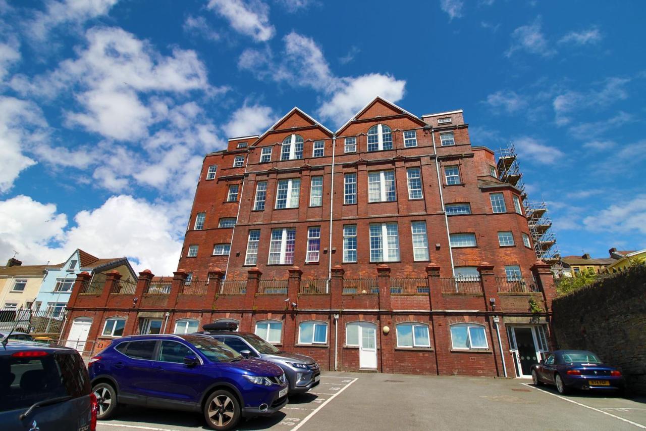 St Thomas Loft Views By Ssw - 2Br, Parking, Sleeps 4, Easy Access To City Centre, Marina, Beach And M4 Swansea Exteriör bild
