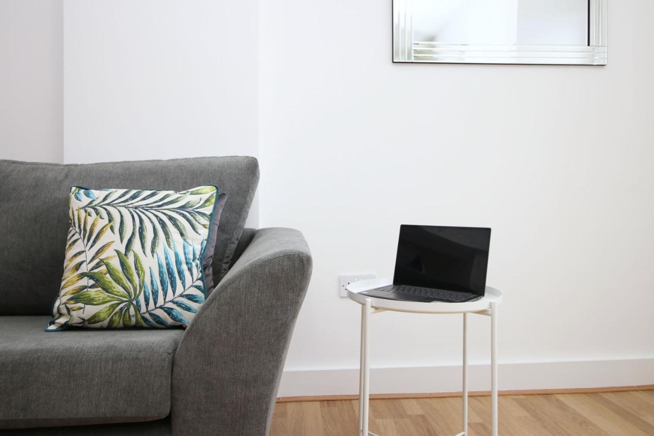 St Thomas Loft Views By Ssw - 2Br, Parking, Sleeps 4, Easy Access To City Centre, Marina, Beach And M4 Swansea Exteriör bild